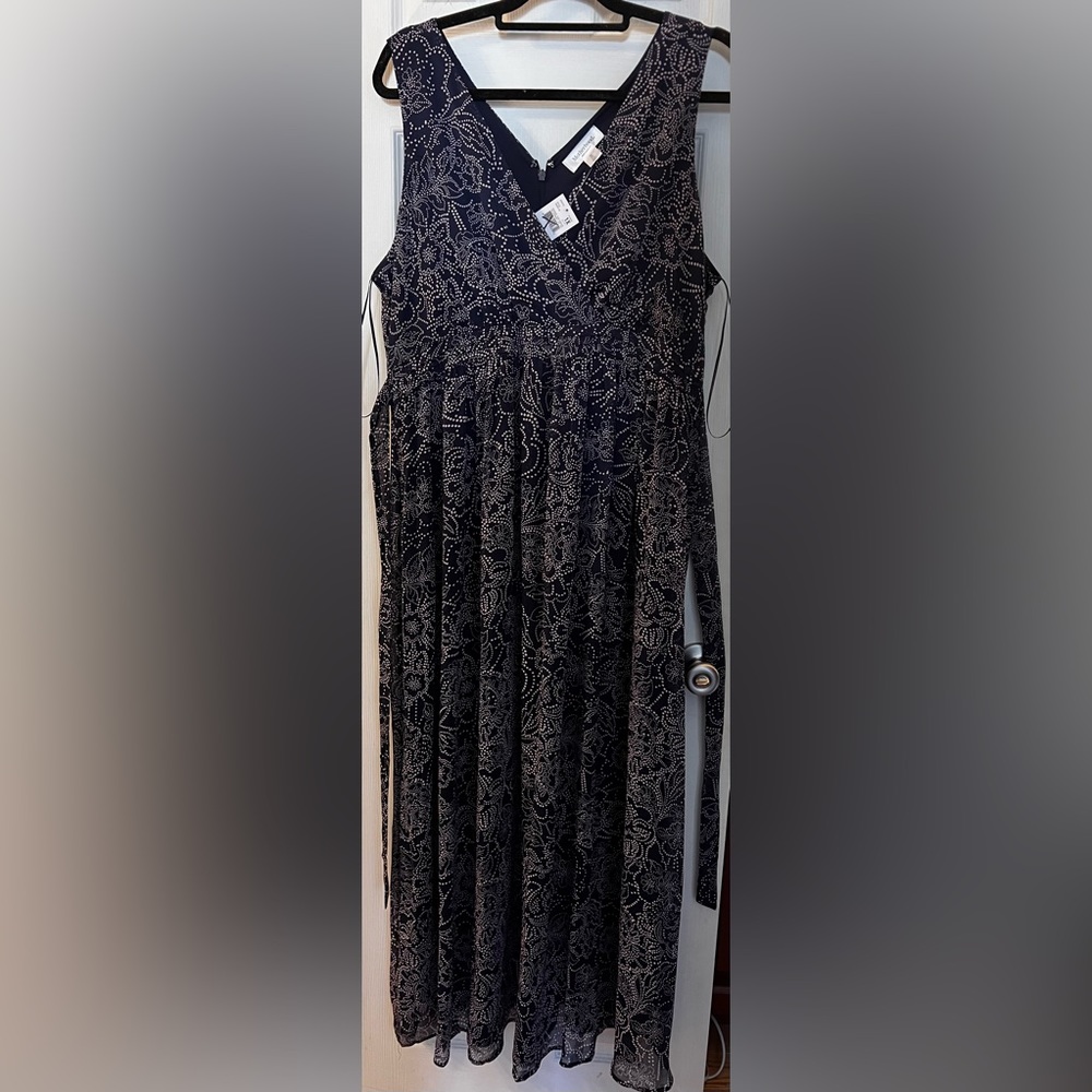 NWT Motherhood Maternity Floor Length Gown. 1x